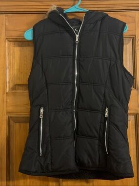 YMI black puffer vest with faux fur hood